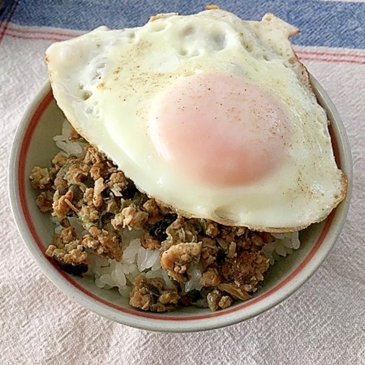 カレー味のガパオライス